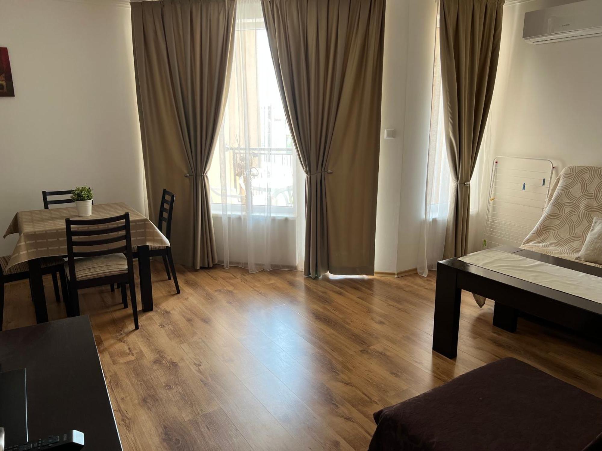 Antorini Apartments Sveti Vlas Bagian luar foto