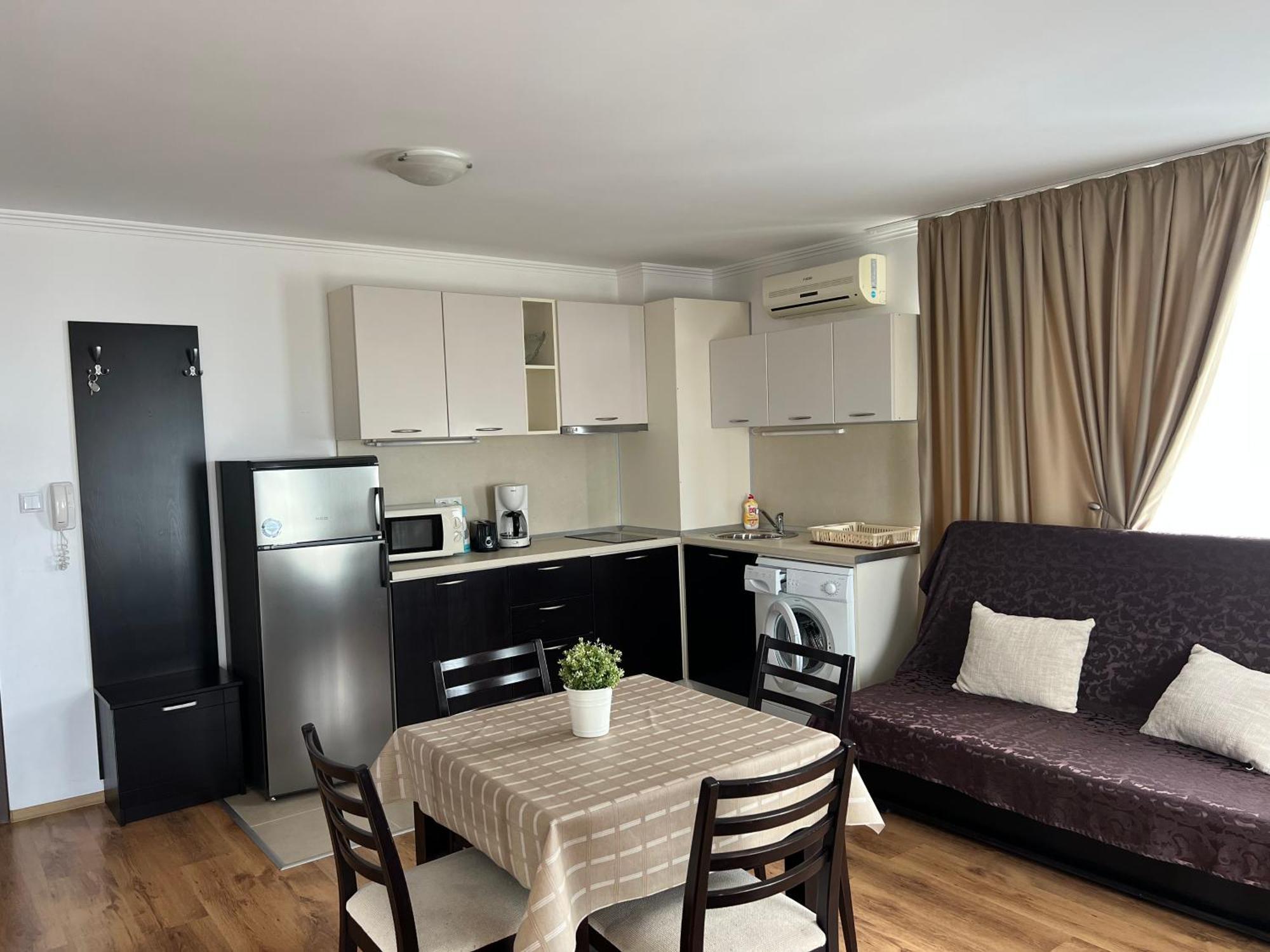 Antorini Apartments Sveti Vlas Bagian luar foto