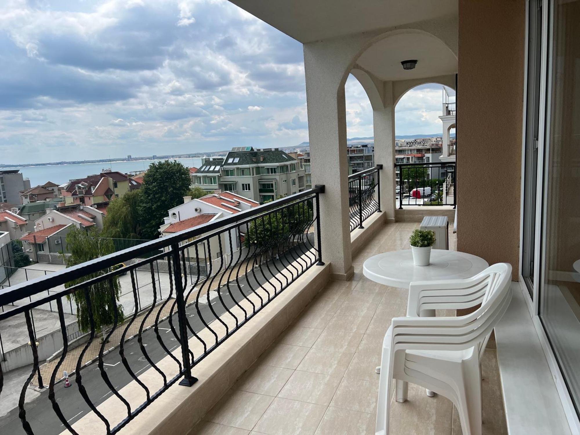 Antorini Apartments Sveti Vlas Bagian luar foto