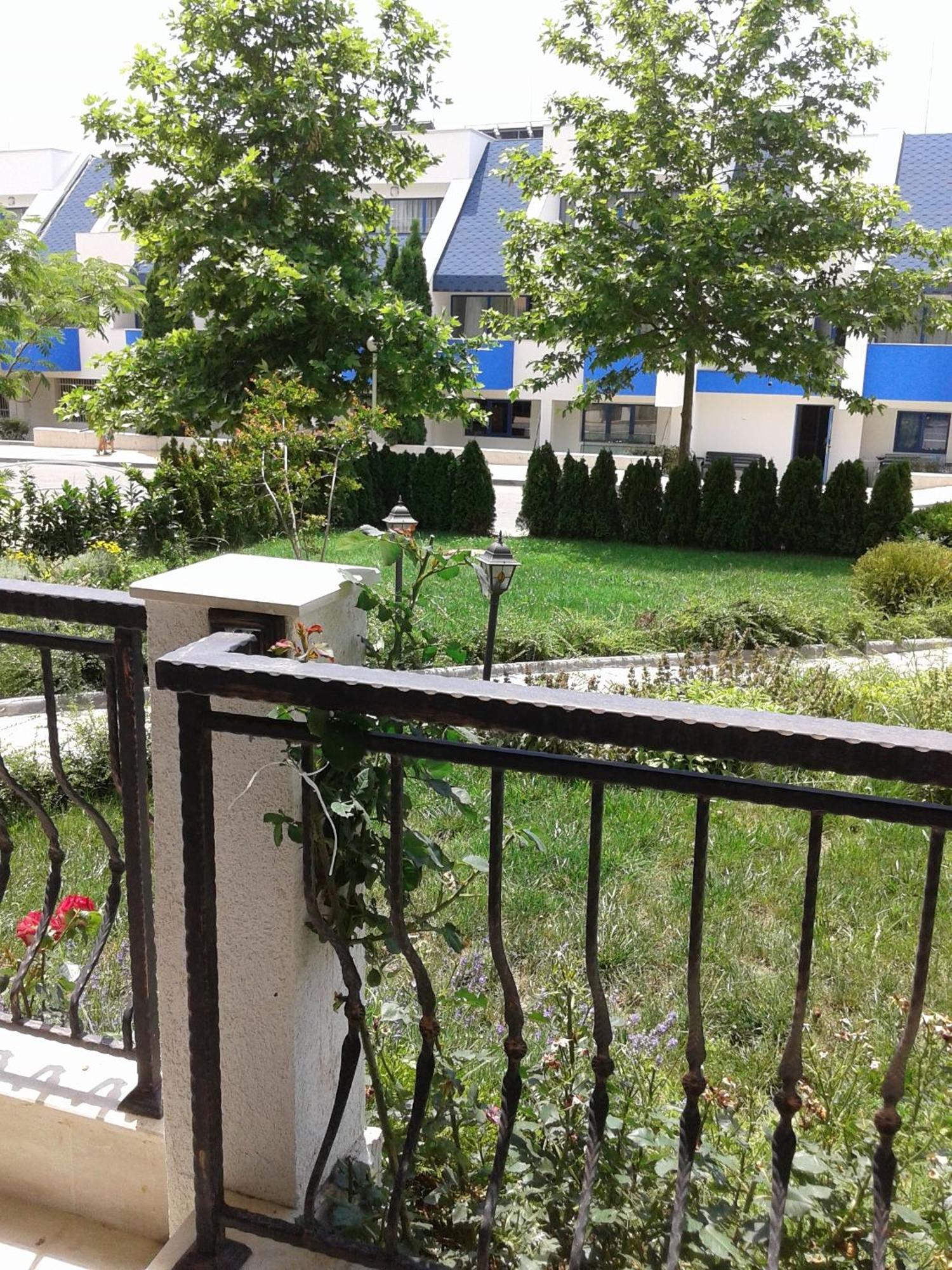 Antorini Apartments Sveti Vlas Bagian luar foto