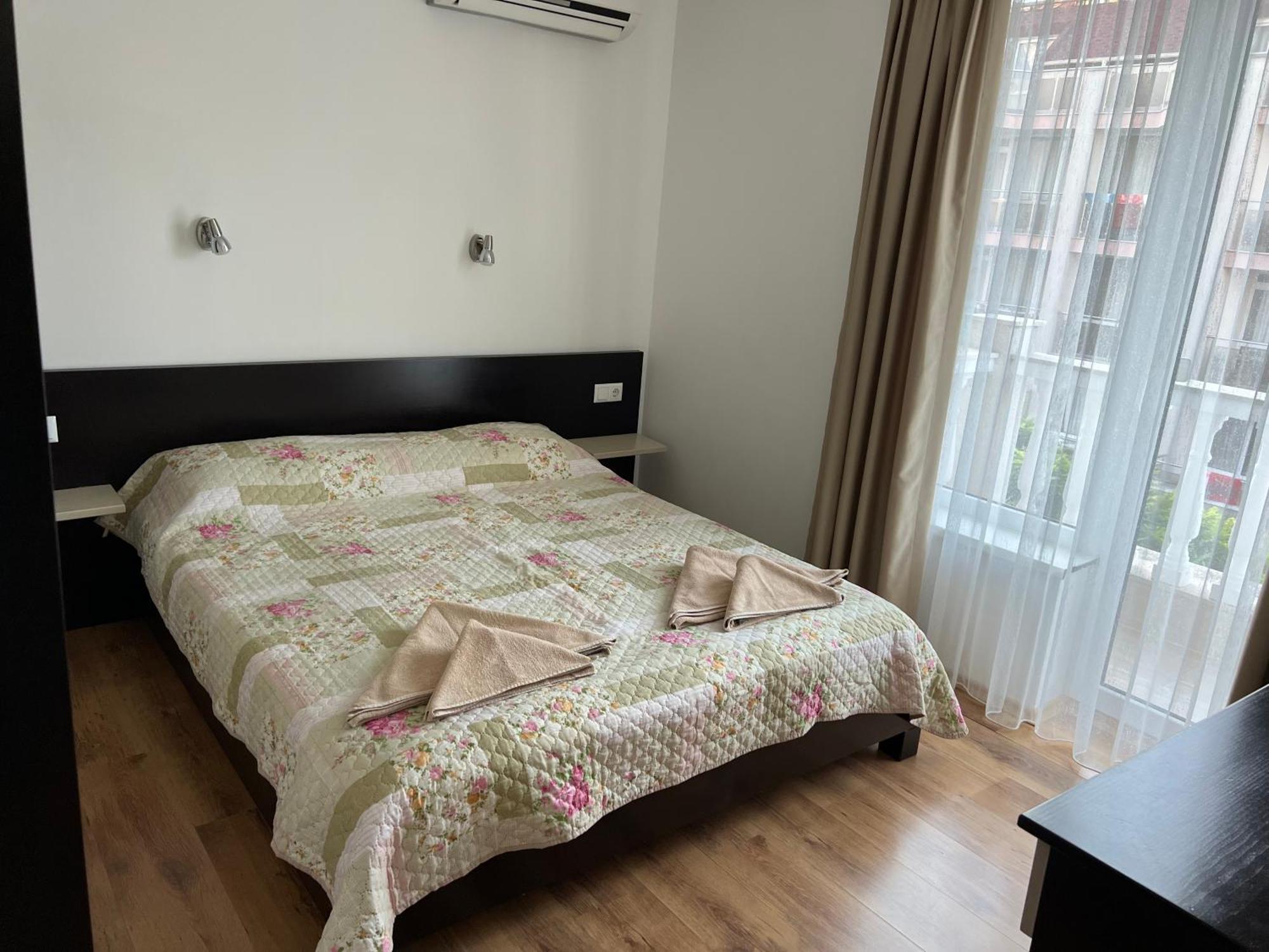 Antorini Apartments Sveti Vlas Bagian luar foto