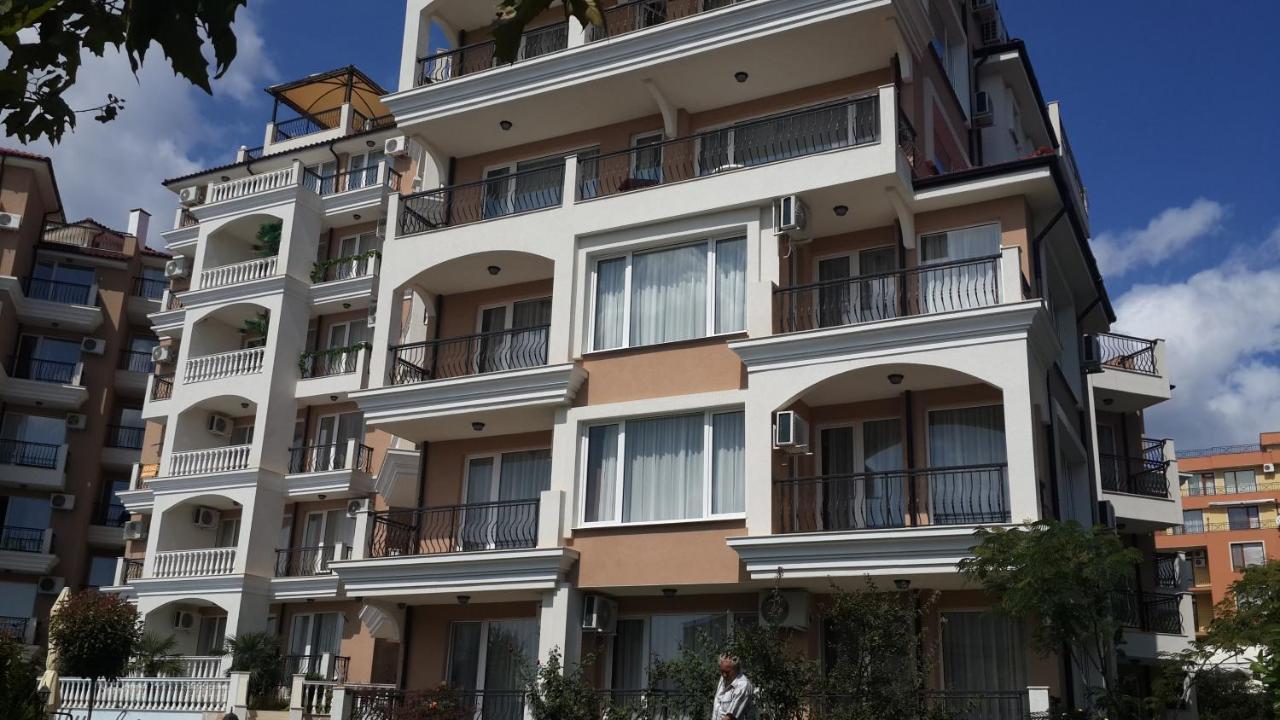 Antorini Apartments Sveti Vlas Bagian luar foto